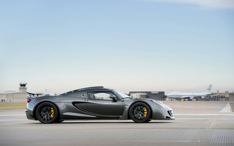 Hennessey, The view from the side, Venom, 2K, The plane, Coupe, Machine