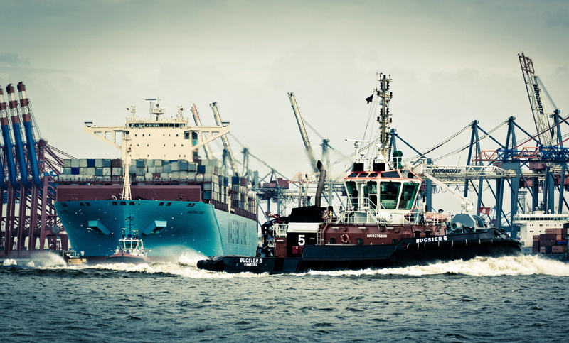 Cranes, Water, Birds, Hamburg, 4K, Port, Maersk, sky, transportation, nautical vessel, Sea, ship, freight transportation, industry, waterfront, machinery