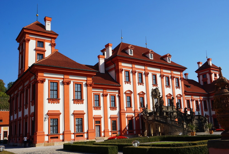 day, blue, sunlight, garden, palace, city, built structure, nature, tourism, travel destinations, 5K, czechia, chateau, no people, building, clear sky