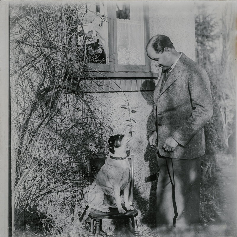 pet, cultures, fashion, men, pets, people, 2K, males, history, retro Styled, black And White, old photograph, old, canine, man, photo, master, women, lantern slide