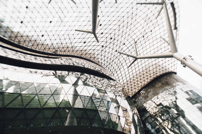indoors, contemporary, ceiling, arch, low angle shot, no people, architecture, design, modern, low angle view, architecture and art, pattern, glass - material