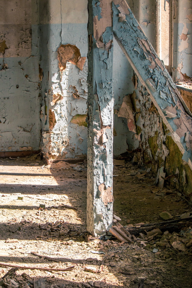 staircase, wooden beams, dilapidated, day, ailing, lost place, 5K, old building, passed, masonry, outdoors, run-down, weird, broken, damaged, nature, transience