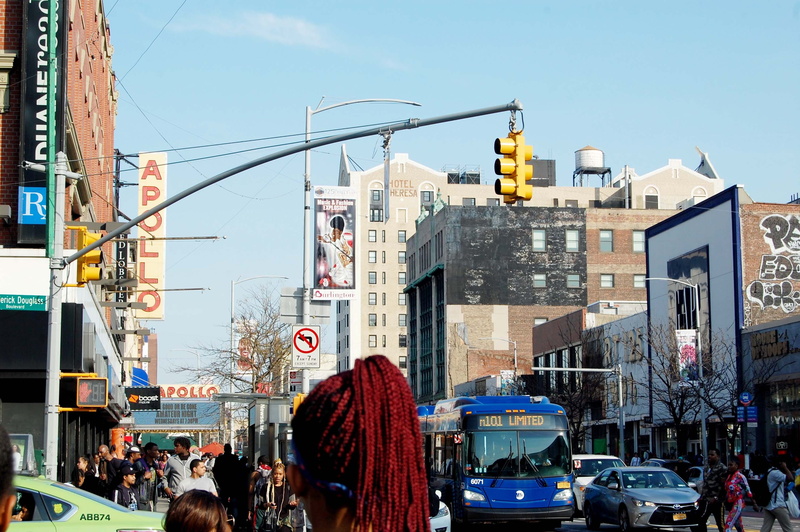 architecture, 2K, large group of people, men, city, urban, day, outdoors, nature, land vehicle, group of people, travel, city life, car, nyc, crowd, street