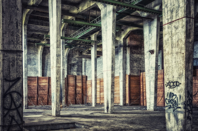 graffiti, no people, architectural column, history, day, stock, run-down, lost places, old kontor, brown, hall, industrial building, pforphoto, obsolete