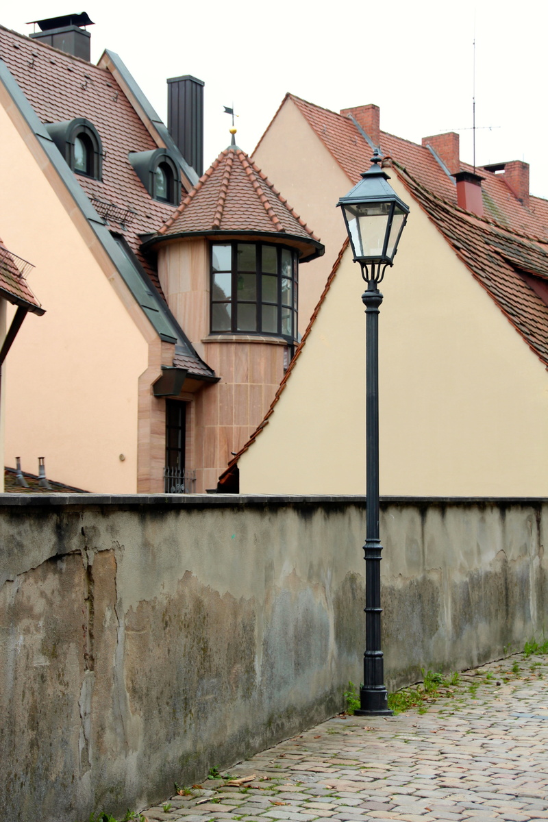 dormer, building, fachwerkhaus, wall, sky, street light, old town, electric lamp, 5K, residential district, lighting equipment, historically, germany
