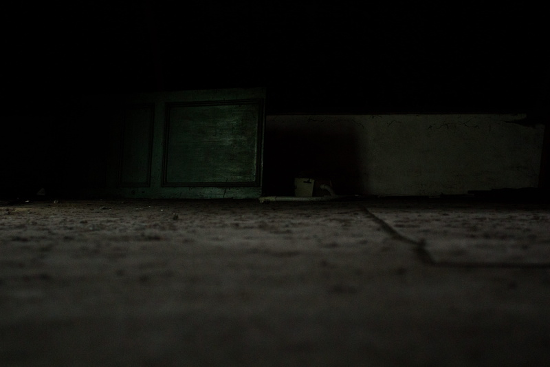 nature, danger, built structure, carpet, attic, entrance, spooky, absence, building, copy space, indoors, dark, old, horror, architecture, vintage, door
