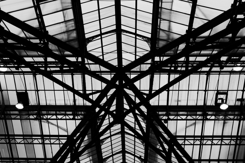 skylight, historic, london liverpool street, glass - material, directly below, indoors, roof beam, backgrounds, ceiling, day, complexity, low angle view
