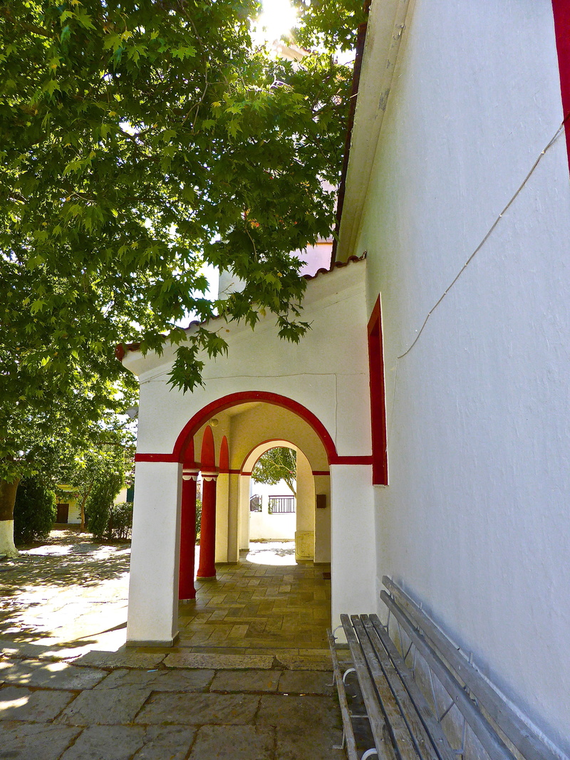 no people, porch, sunlight, arch, architectural column, 4K, tree, day, annex, religion, shrine, built structure, belief, outdoors, nature, patio, archway