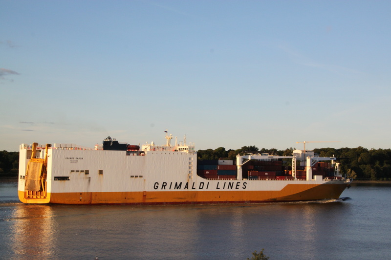 nature, shipping, waterfront, built structure, water, container ship, freighter, container handling, outdoors, trade in goods, ship, day, cargo container