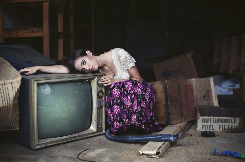 1080P, girl, TV, attic