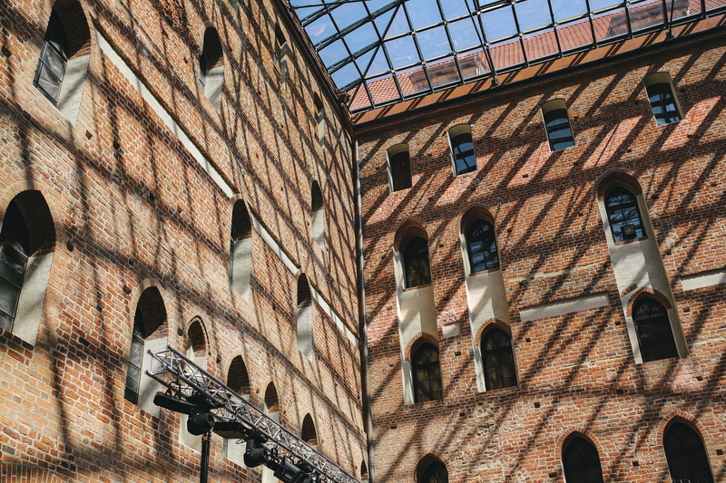 glass building, 4K, castle, history, the past, nature, travel, day, bricks, shadow, caucasian, vintage, brick, outdoors, no people, building Exterior