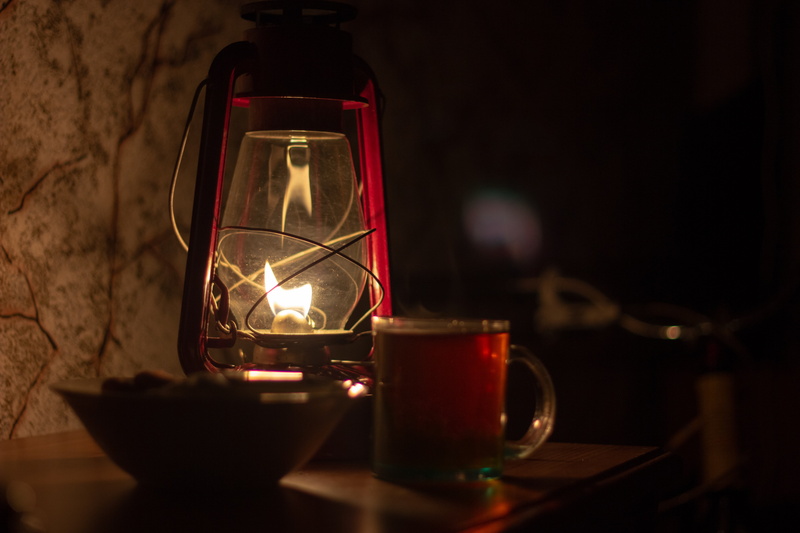 tea, kerosene lamp, 5K, darkness, light, stand, glass, heat