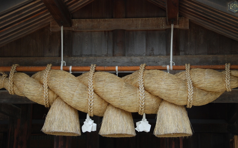 cultures, ceiling, wreath, still life, architecture, old, indoors, side by side, day, pendant, wood - Material, cleaning equipment, rustic, barn, 2K, food
