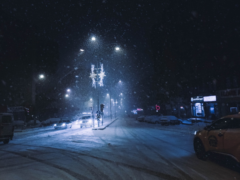 city, street light, mode of transportation, yakutiye street, motor vehicle, 4K, cold, car, road, outdoors, nature, türkiye, snow, transportation, lights
