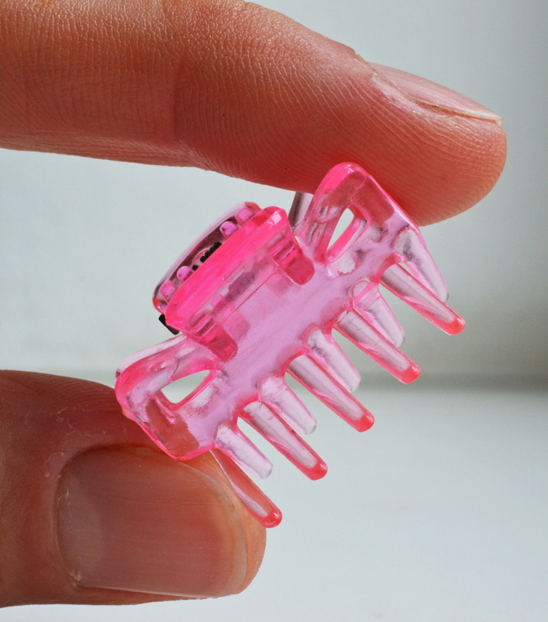one person, human body part, nail, close-up, holding, fingernail, pink color, real people, finger, clasp, body part, adult, studio shot, keep, women, unrecognizable person