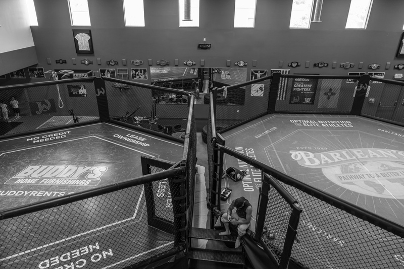 martial art, incidental people, large group of people, real people, sony, explore, lifestyles, boxing, 8K, architecture, jackson, background, group of people