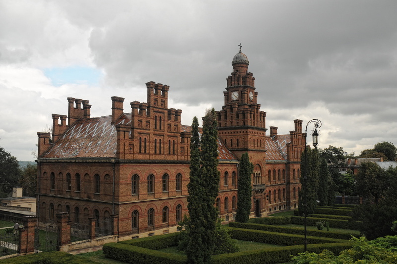 Lamp, 1080P, bricks, garden, Ukraine, Trees, Clocktowers, Birds Eye View, building, plants, clouds, architecture, Old Building, Chernivtsi University