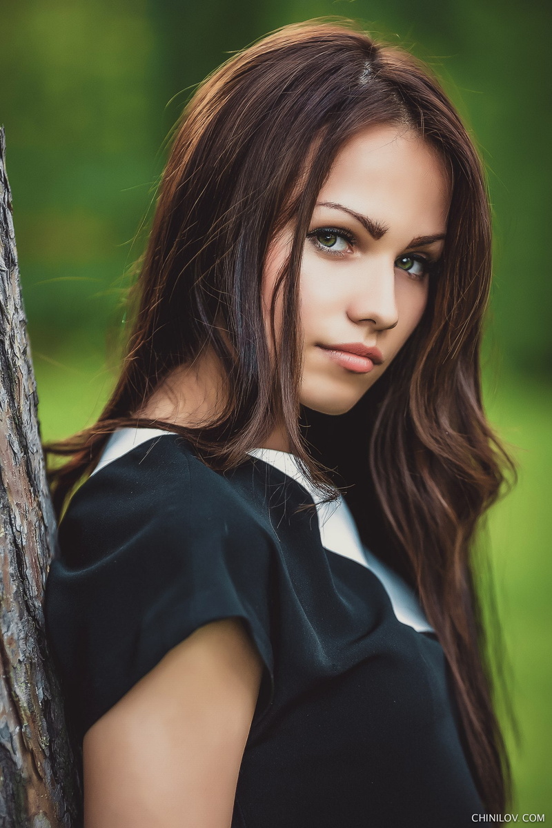 1080P, portrait, brunette, women, face, looking at viewer, juicy lips, long hair, green eyes, Ivan Chinilov