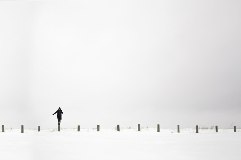 outdoors, ice, wooden post, day, leisure activity, person, winter, 5K, minimalism, white, full length, cold temperature, apparel, weather, praries, tranquil scene