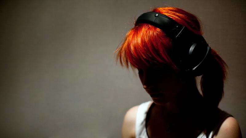 women, adult, beautiful, hayley, females, 1080P, people, williams, fashion, one Person, rude, red, beauty, girl, headphones, Hayley Williams, music, young Adult