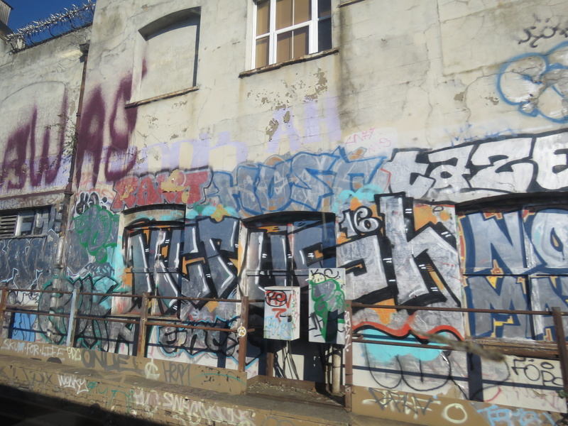 text, window, 4K, london, wall, no people, mural, communication, creativity, western script, messy, multi colored, outdoors, rudeness, architecture, wall - building feature