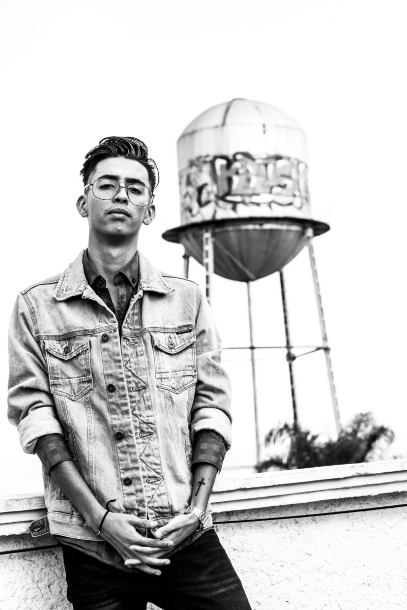 rude, standing, looking, 4K, casual clothing, gentleman, mexico, jacket, young adult, morelia, lifestyles, urban, day, glasses, leisure activity, fun