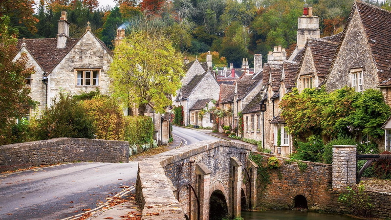 chateau, cottage, medieval architecture, architecture, the past, water, castle combe, building, tree, charming, houses, estate, house, history, residential district
