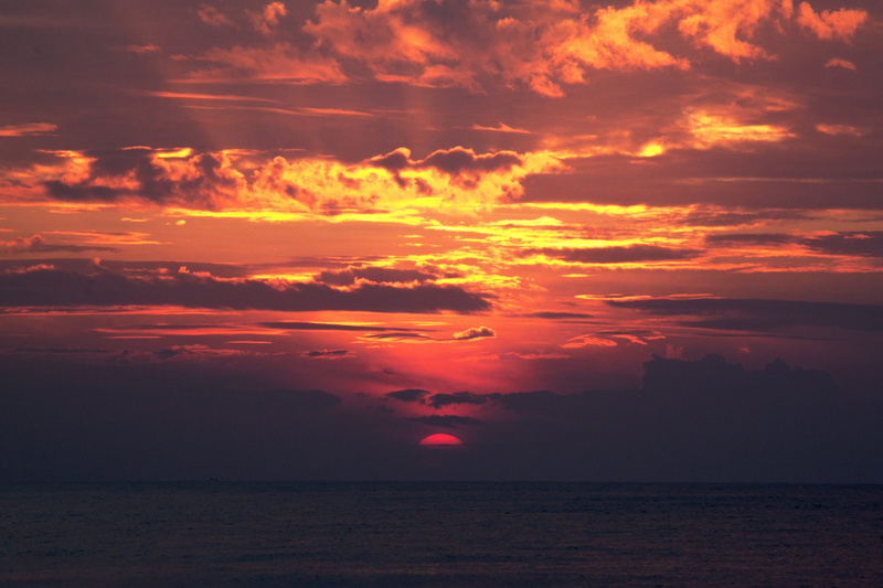 horizon, silhouette, romantic sky, tranquility, horizon over water, outdoors, dusk, waterfront, orange color, ominous, peek, scenics - nature, fiery, dawn