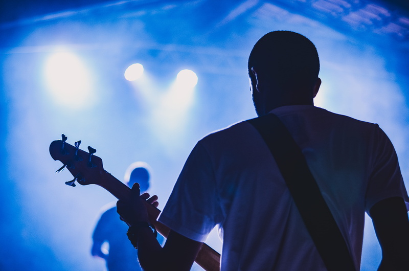musical instrument, lighting, arts culture and entertainment, musician, song, música, baixo, men, concert, live, brazil, enjoyment, 4K, lights, beats