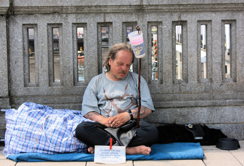 concrete, homelessness, unemployed, day, casual clothing, bad luck, poverty, furniture, leisure activity, near, males, three quarter length, germany, 2K