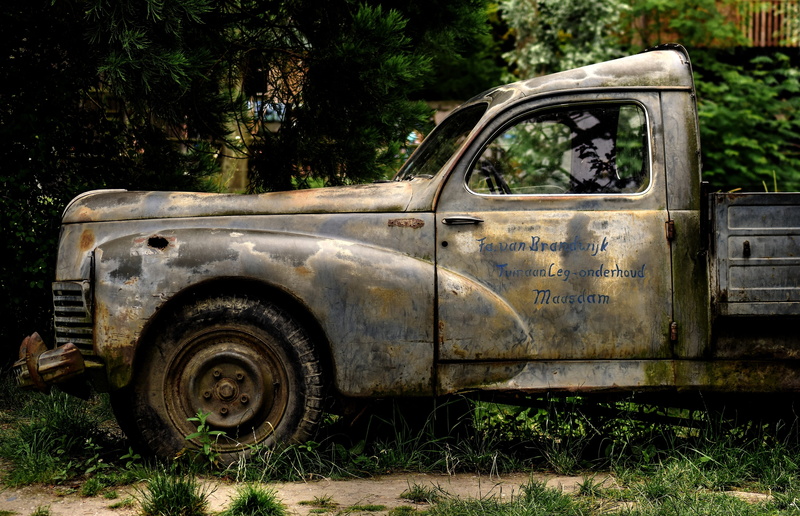 rusted, rust, no people, car, obsolete, land vehicle, weather-beaten, metal, oldtimer, old car, mode of transportation, damaged, outdoors, 4K, day, car wreck