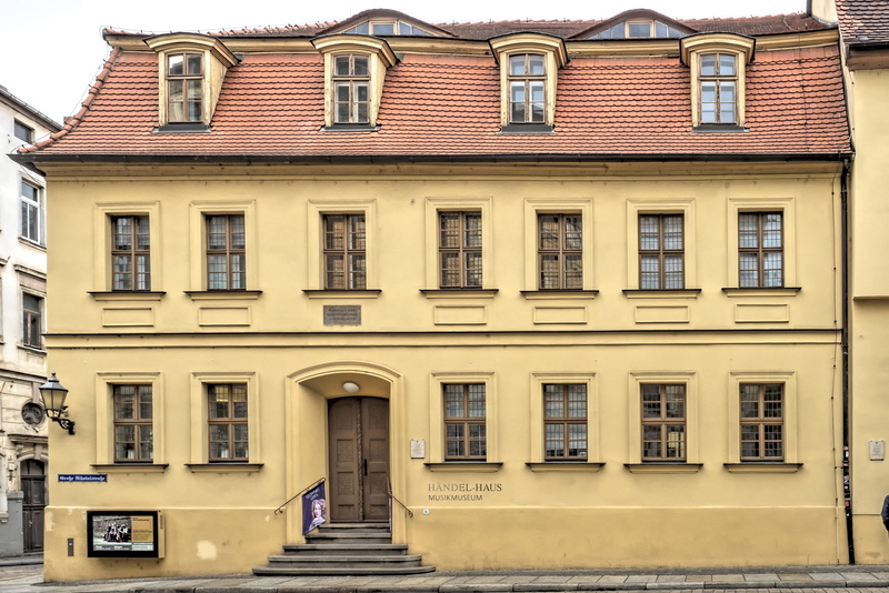 georg friedrich händel, facade, yellow, street, low angle view, residential district, renaissance, outdoors, building exterior, saxony-anhalt, hall, 2K