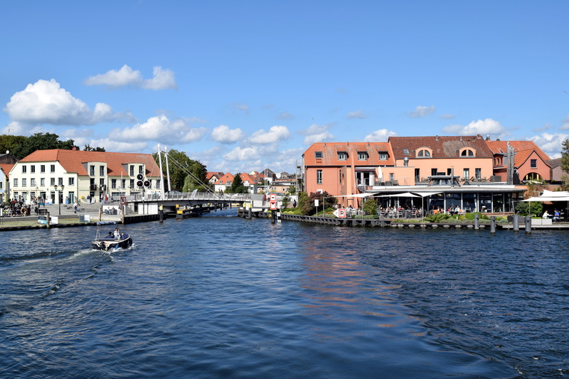built structure, tourism, nautical vessel, waterfront, sea, outdoors, lake, 5K, canal, cloud - sky, no people, sky, summer, city, day, residential district