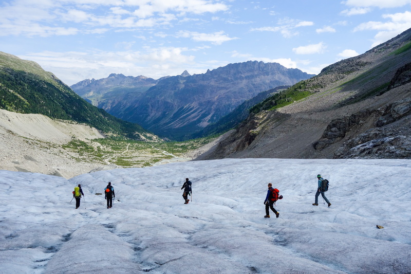 cold temperature, group of people, real people, descent, mountains, lifestyles, bernina, alpine, sport, mountain, day, adventure, non-urban scene, outdoors