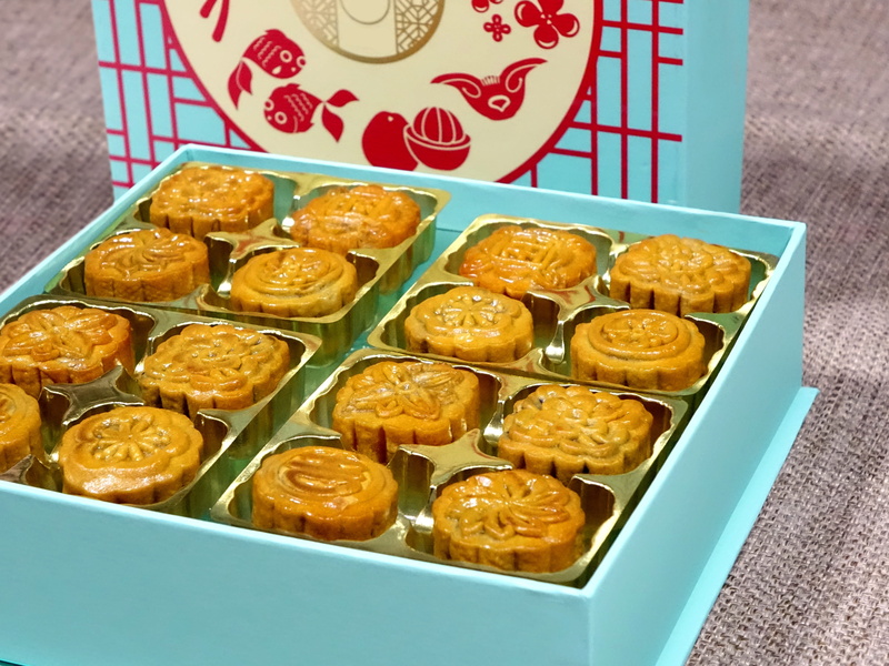tray, no people, box, container, asian, sweet, chinese, indulgence, culture, freshness, for sale, traditional, ready-to-eat, mid-autumn festival, oriental