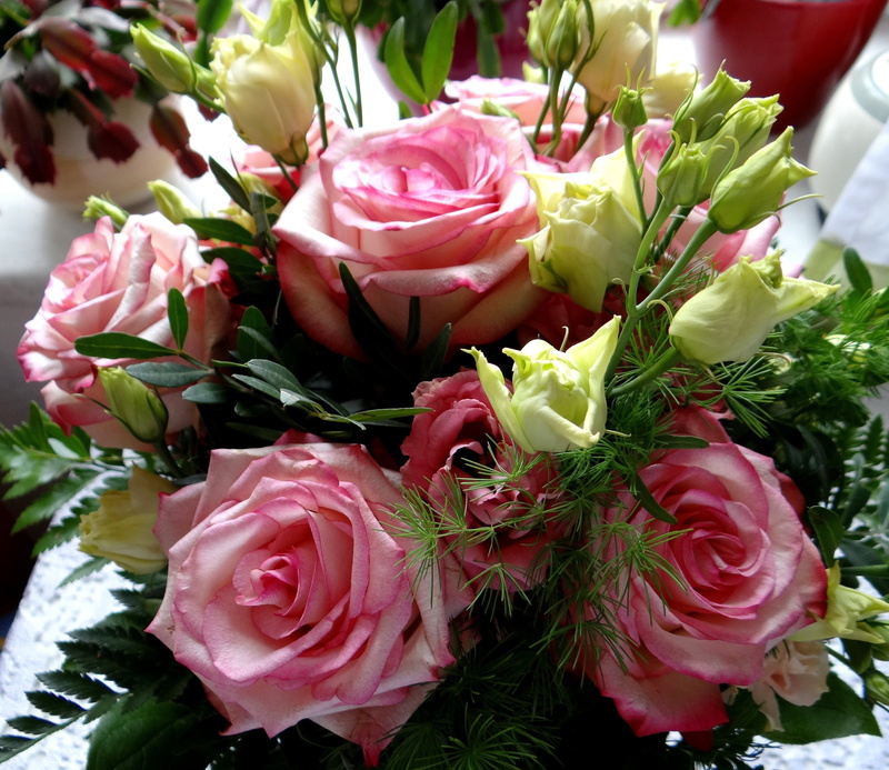 pink color, no people, birthday, high angle view, bunch of flowers, rose - flower, close-up, 2K, flower head, indoors, pink, flowering plant, love, rose