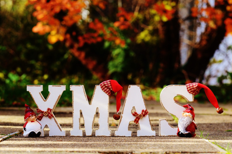 traditional clothing, males, outdoors, advent, focus on foreground, representation, day, christmas time, group, happy, contemplative, christmas card, men