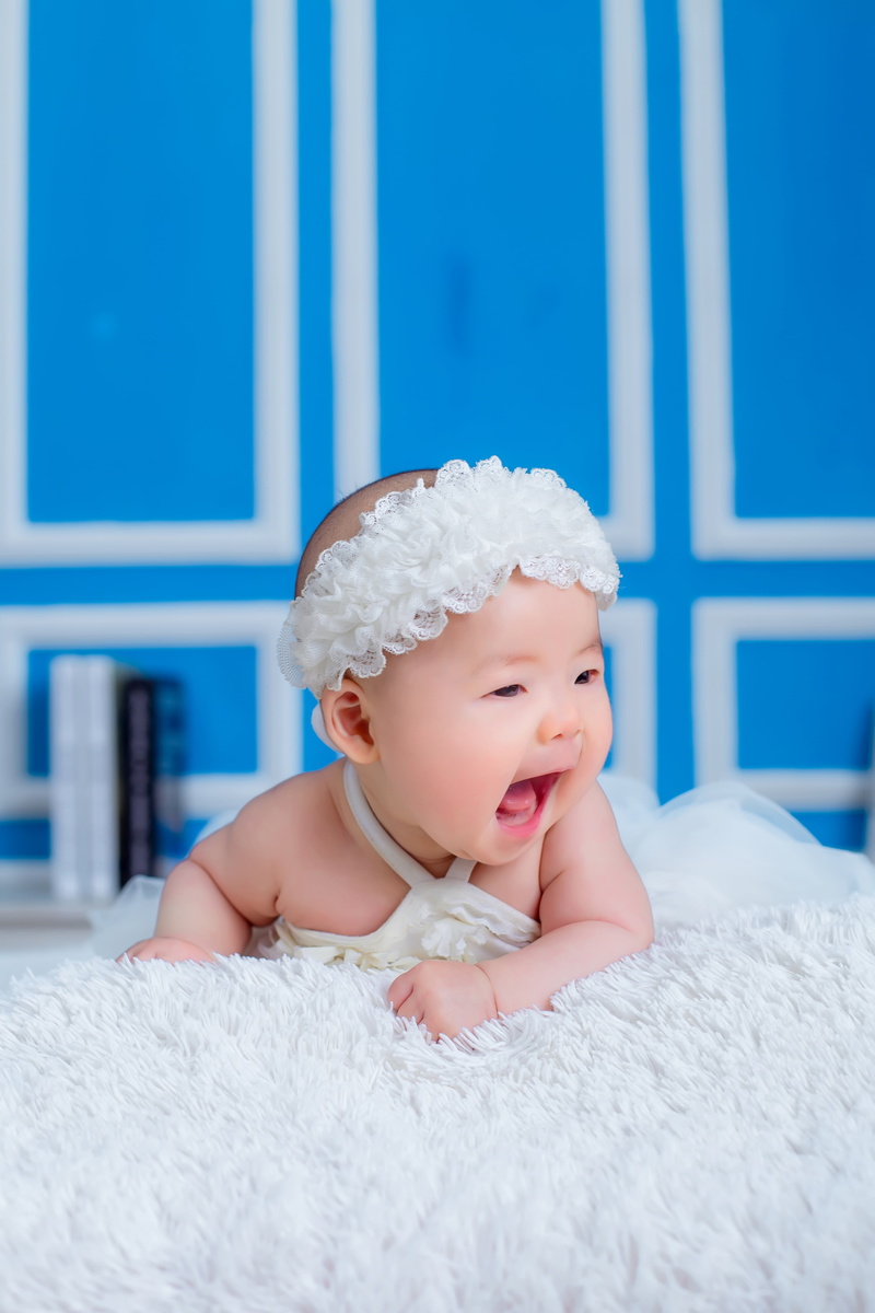 toddler, front view, looking, baby, indoors, princess, clothing, hundred amaterasu, childhood, home interior, young, innocence, child, one person, 4K