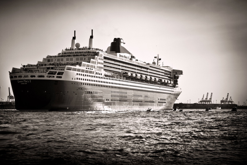 4K, cruise ship, liner, Carnival Corporation andamp; plc, Queen Mary 2, Black And White, The ship, Sea