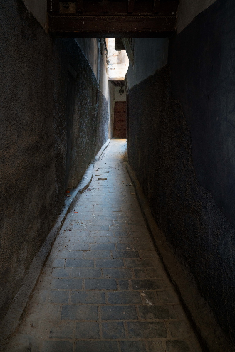 light at the end of the tunnel, city, fez, footpath, street, empty, corridor, indoors, road, town, wall, the way forward, no people, the past, 8K, direction