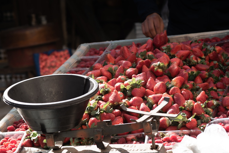 food, wellbeing, medina, market, 5K, blossom, berry fruit, flower, yummy, bowl, human, freshness, abundance, human hand, strawberry, food and drink, human body part