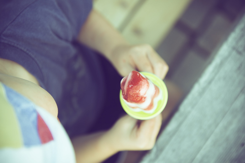 freshness, food, wellbeing, fresh, piece, food and drink, people, apple - fruit, women, person, ice, ice cream parlor, focus on foreground, casual clothing