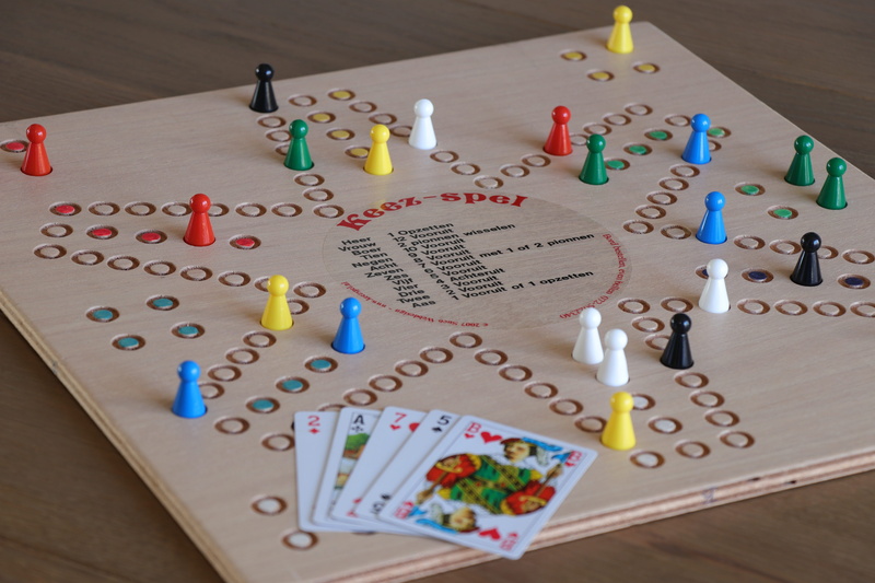 wood - material, play, table, close-up, choice, paper, indoors, card game, tournament, art and craft, arrangement, communication, hollands game, number