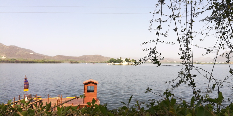 pichola lake, day, idyllic, lakecity, beauty in nature, swimming, lake, outdoors, morning, explore, architecture, sidewalk, plant, 4K, clear sky, sky