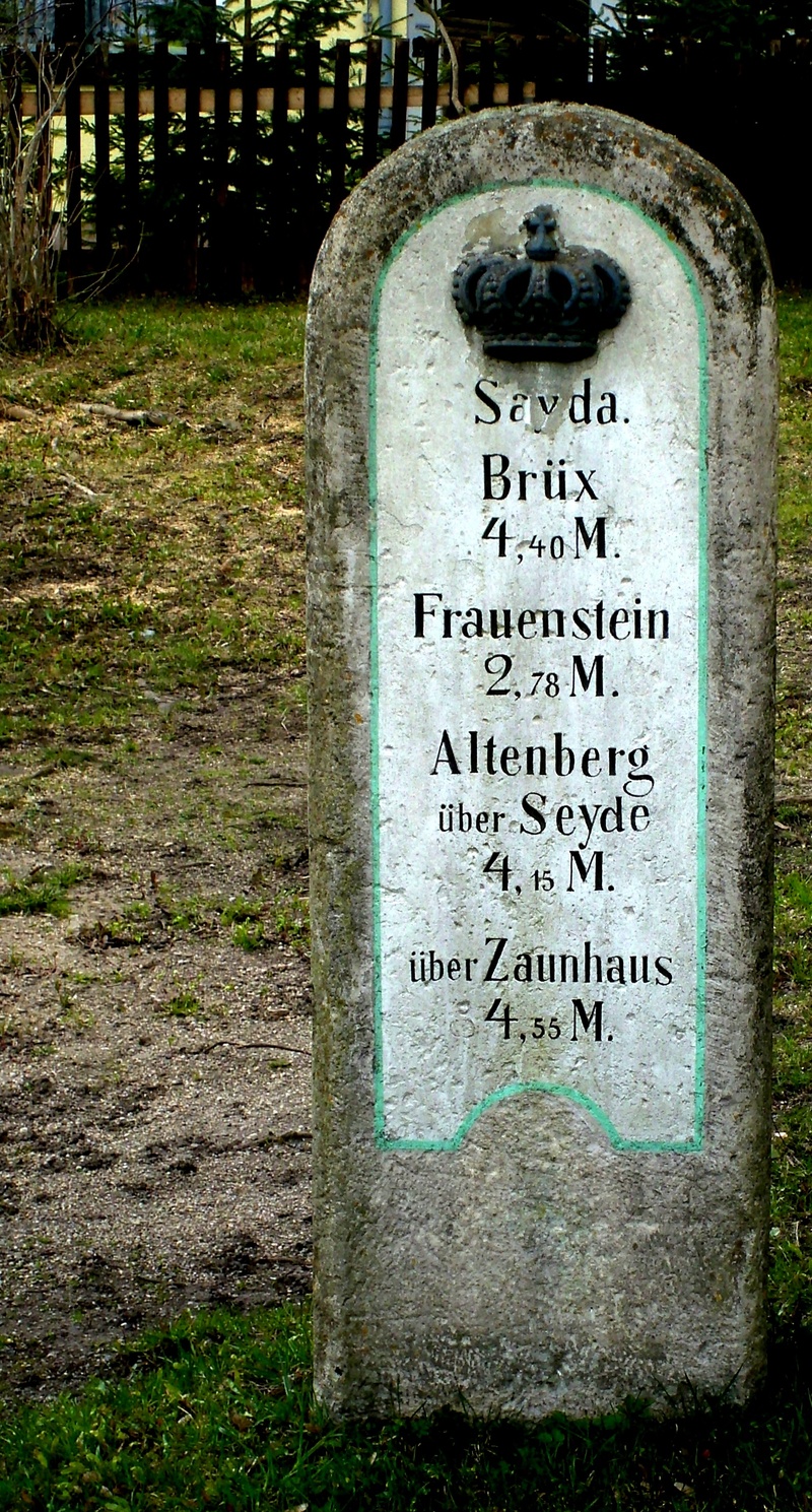 plant, location specified, script, postmeilensäule saxon, information, nature, royal crown, grass, information sign, tombstone, communication, 2K, stone