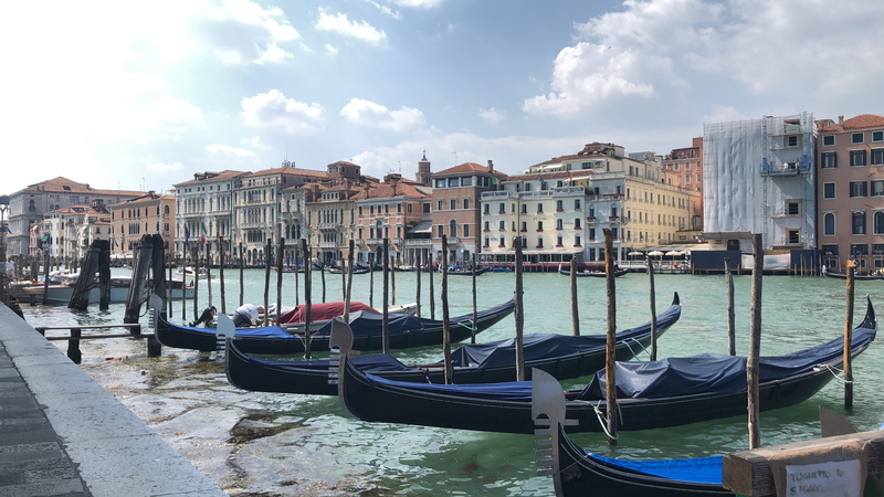 house, italy, milestone, veneto, canal, water, summer, transportation, building, romantic, holiday, river, outdoors, boat, tourism, city, europe, mode of transportation
