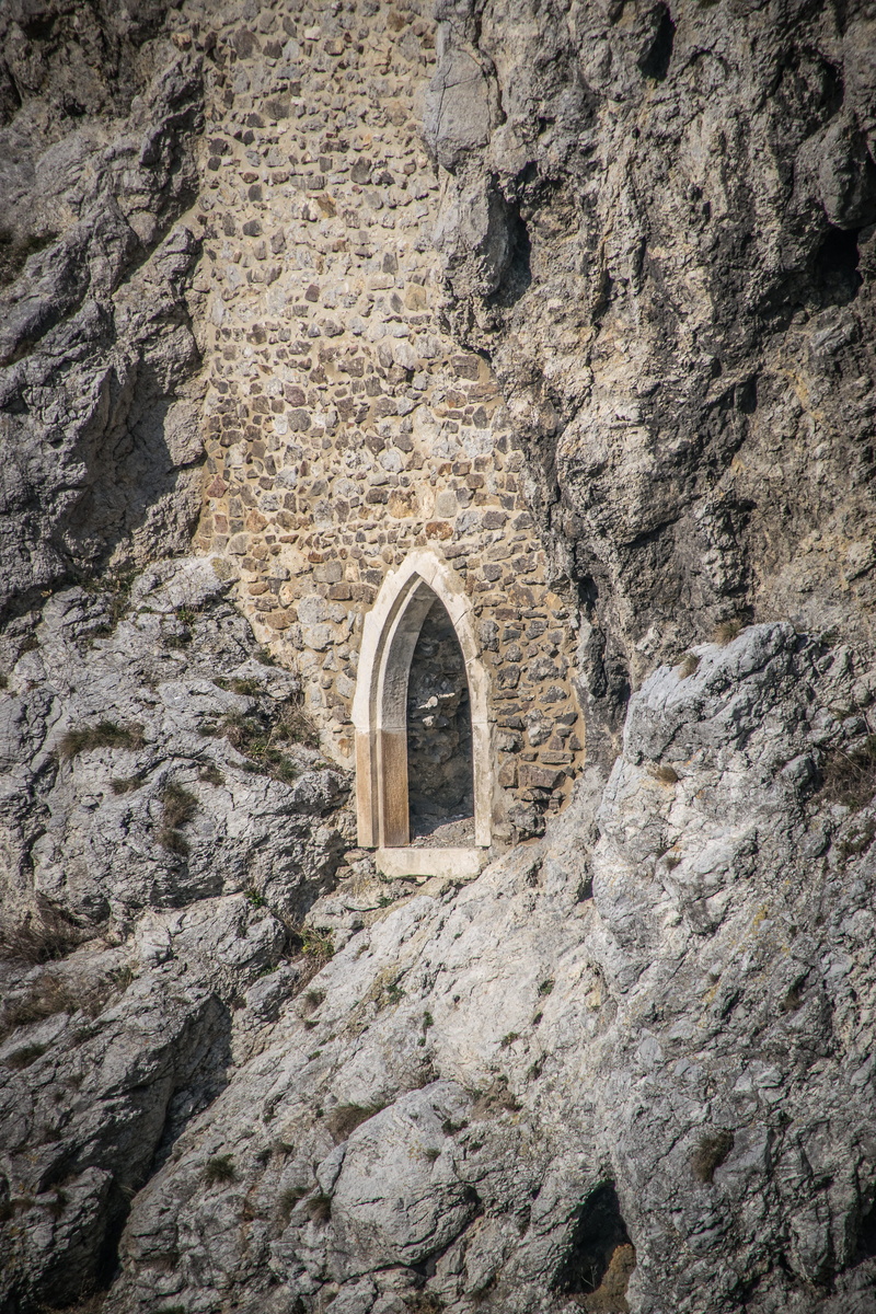 building exterior, medieval, history, historical, stone wall, day, 5K, the past, rock, old, textured, stone, built structure, nature, arch, castle, wall