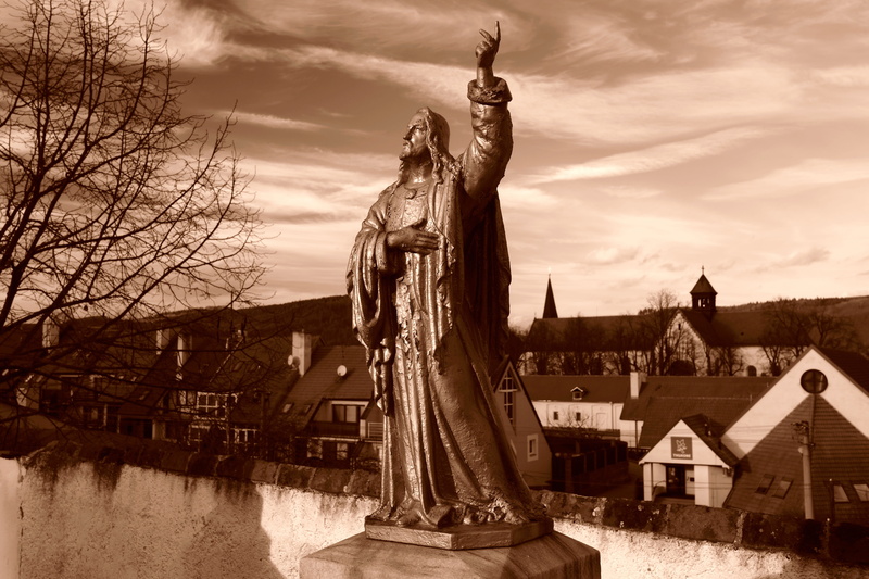 monastery, 5K, building exterior, religion, sculpture, nature, angel, water, travel destinations, no people, built structure, cloud - sky, creativity