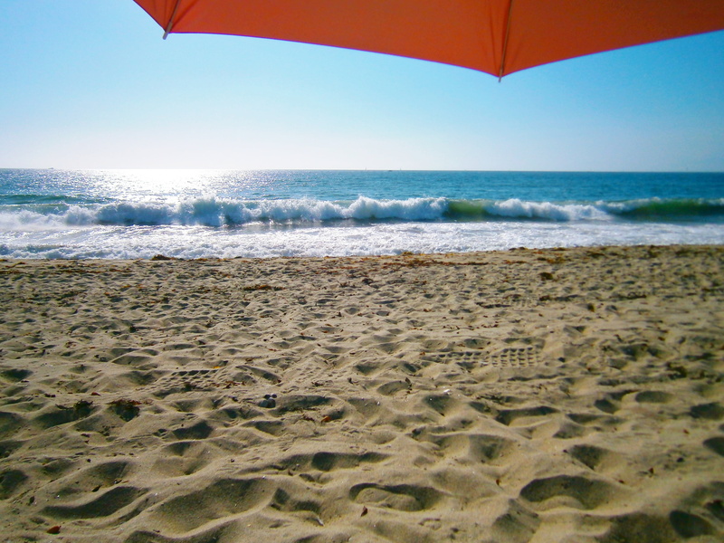 sand, 4K, parasol, sport, wave, motion, scenics - nature, sea, sky, day, tranquil scene, tranquility, la, memory, nature, horizon over water, beach, beauty in nature