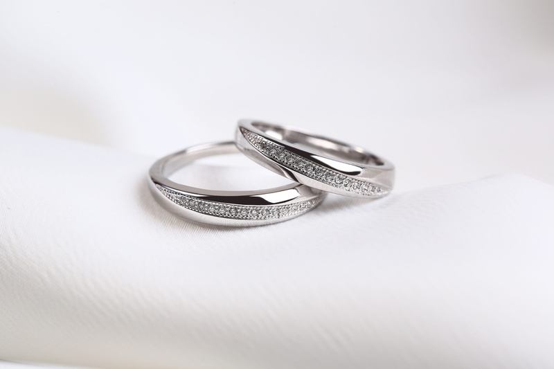 wedding rings, positive emotion, event, silver colored, white gold ring, couple - relationship, two objects, rings, ring, luxury, metal, married, celebration